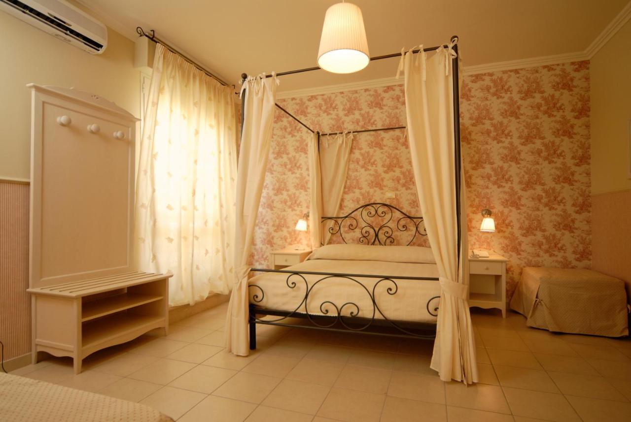 Hotel Mocambo Piscina E Spiaggia San Benedetto del Tronto Exterior foto